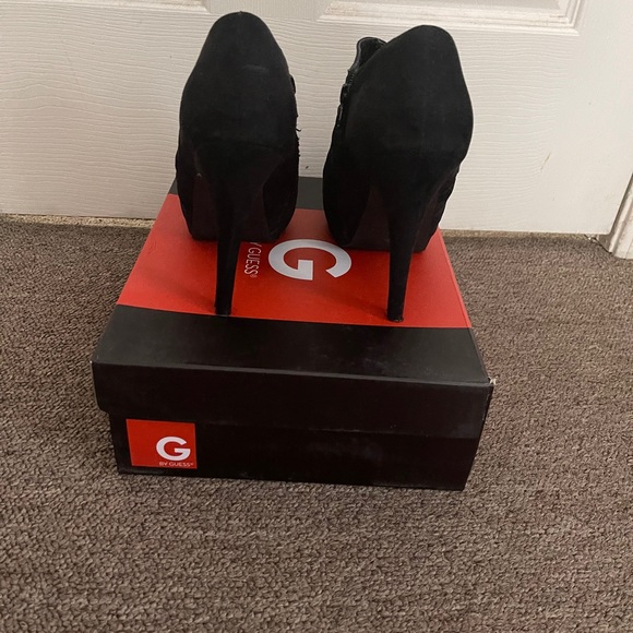 Guess Booties - Picture 5 of 9